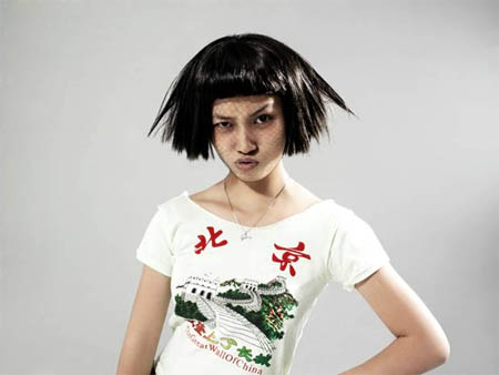 2011年十月,全球权威彩妆品牌M.A.C即将与光影艺术家Chen Man携手推出艺术彩妆跨界系列,预示着专业彩妆的魅力和奇幻光影的魔力正交融一体,来到我们身边。